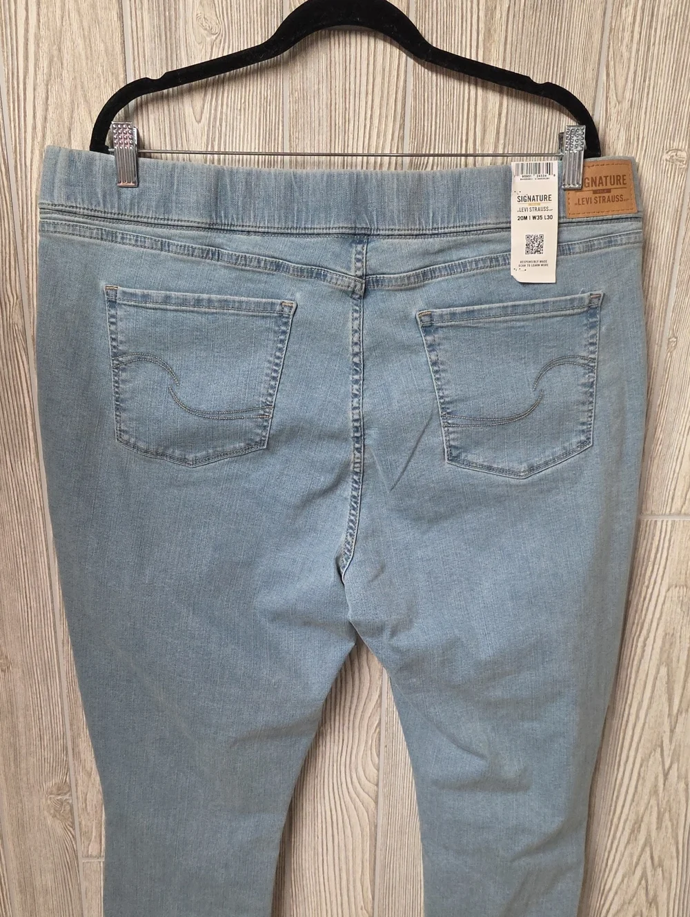 Signature by Levi Strauss Totally Shaping Pull On Skinny Jeans Women Plus 20 NWT